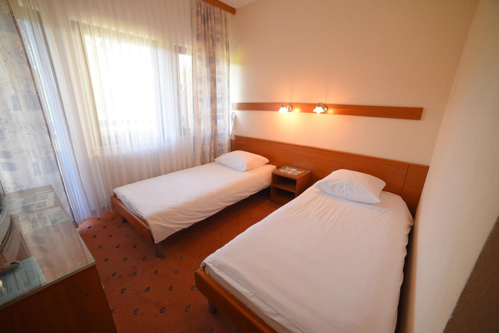 Hotel Ada Бихач Экстерьер фото