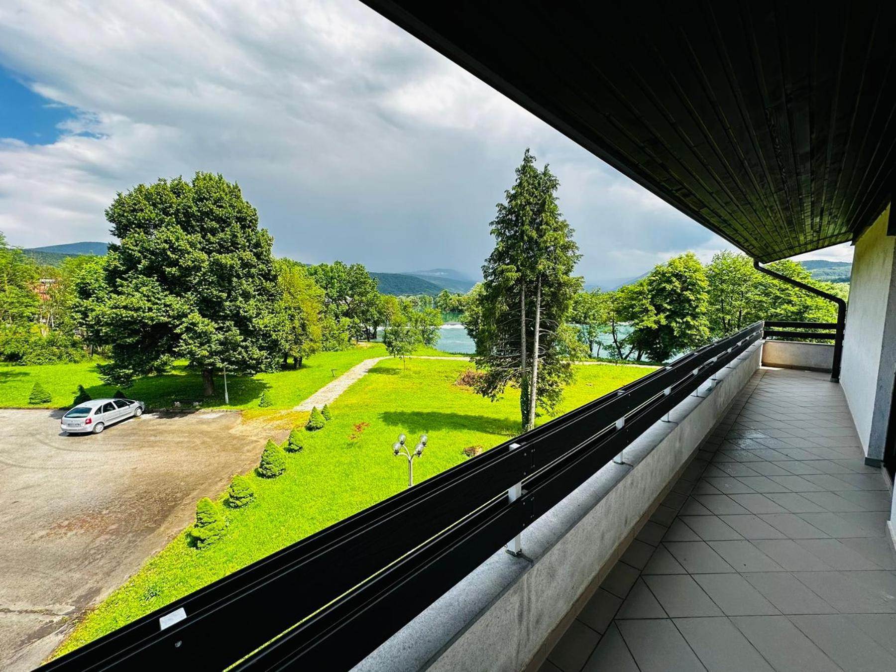 Hotel Ada Бихач Экстерьер фото