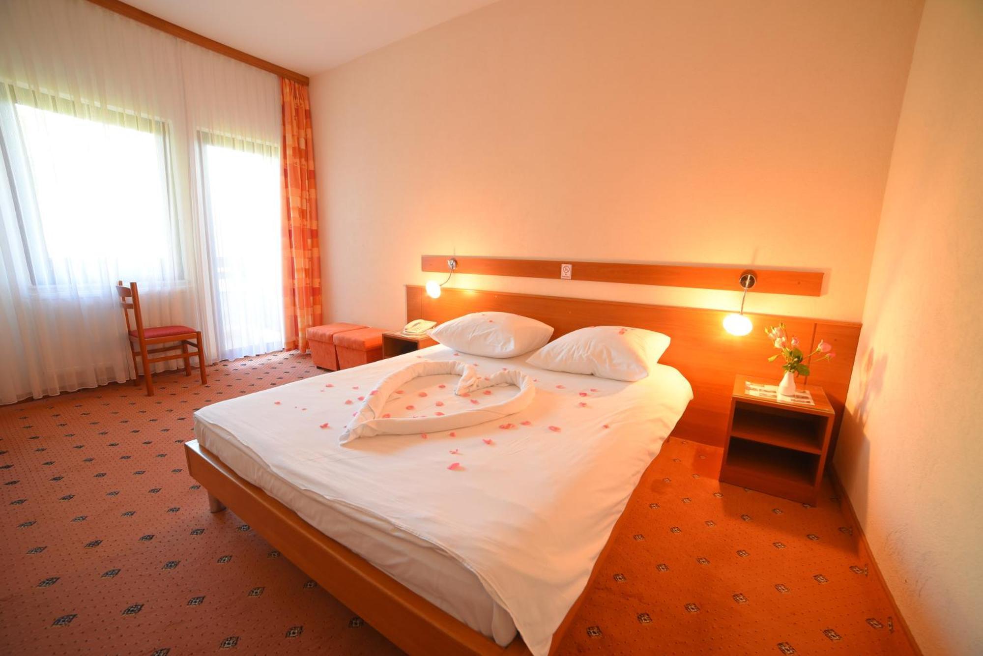 Hotel Ada Бихач Экстерьер фото